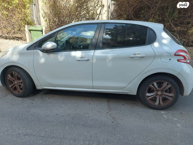 מודעת רכב פיג'ו 208