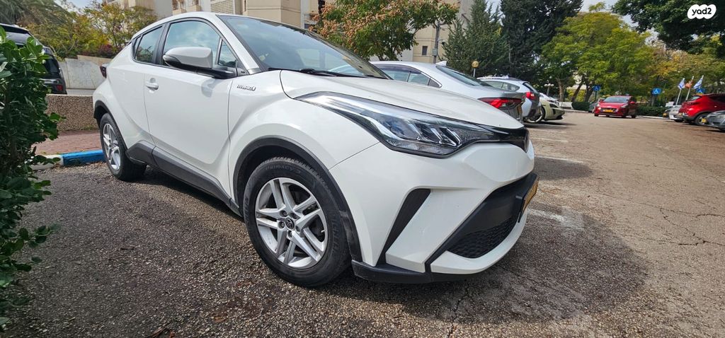 מודעת רכב טויוטה C-HR