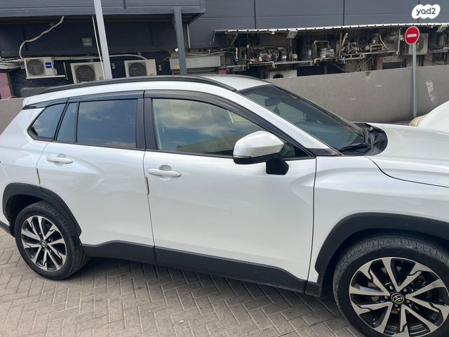 טויוטה קורולה קרוס