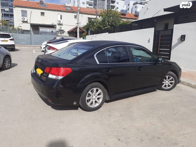 סובארו B4/לגאסי