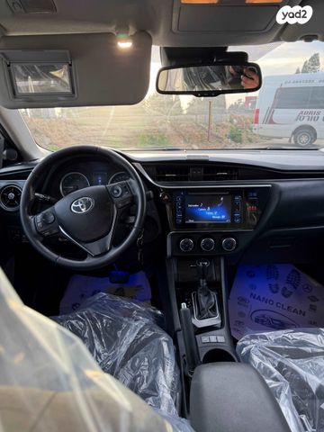 טויוטה קורולה