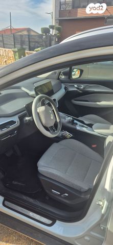 מודעת רכב ג׳ילי Geometry C