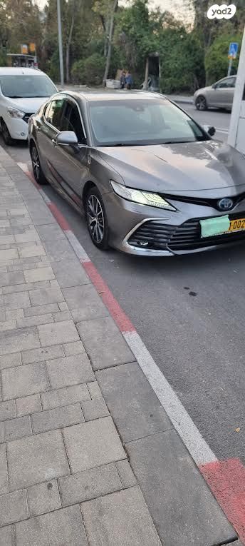 טויוטה קאמרי