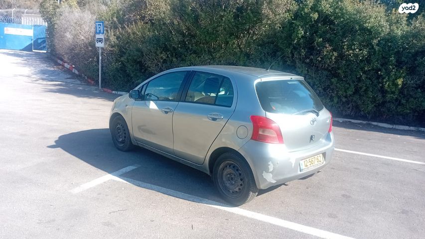 טויוטה יאריס