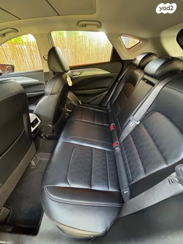 ג׳ילי Geometry C