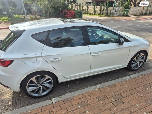 מודעת רכב סיאט לאון