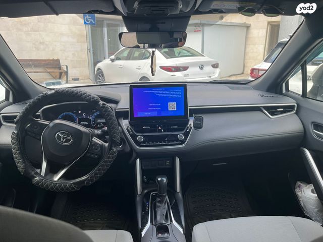 טויוטה קורולה קרוס