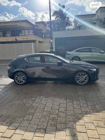 מודעת רכב מאזדה 3