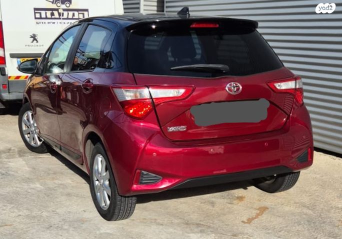 טויוטה יאריס