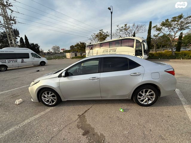 טויוטה קורולה