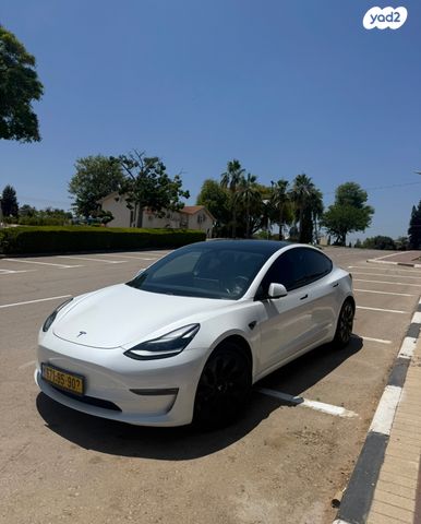 מודעת רכב טסלה מודל 3