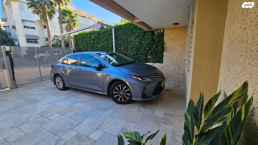 מודעת רכב טויוטה קורולה