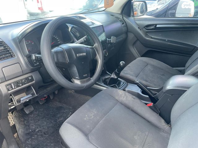 איסוזו די-מקס