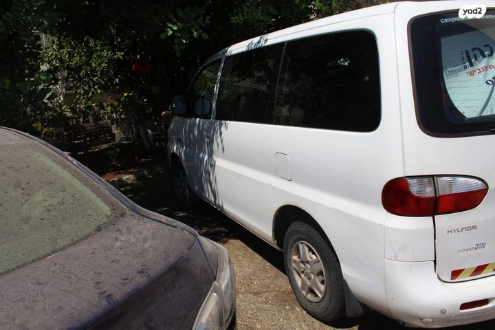 יונדאי H-1 / i800