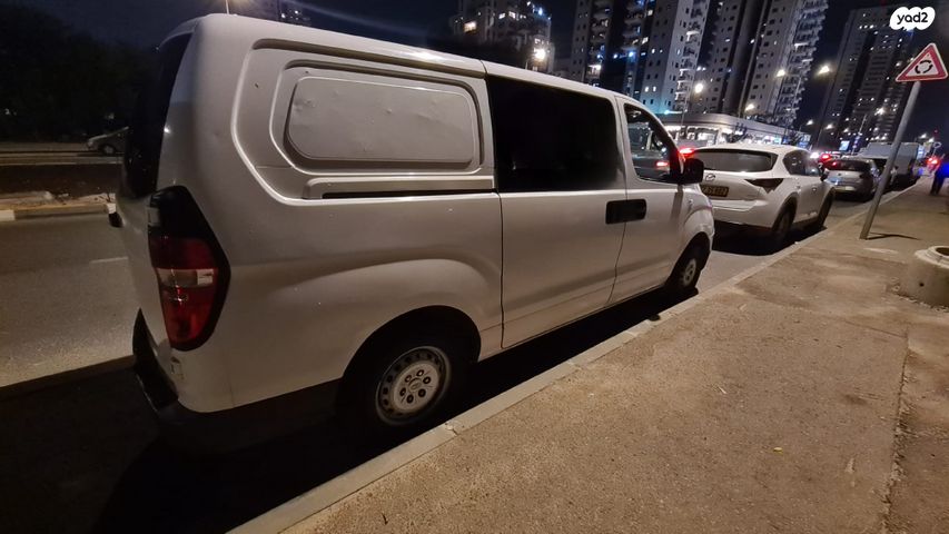 יונדאי H-1 / i800