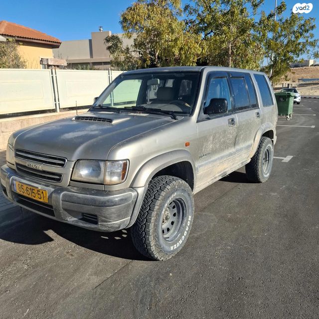 מודעת רכב איסוזו טרופר