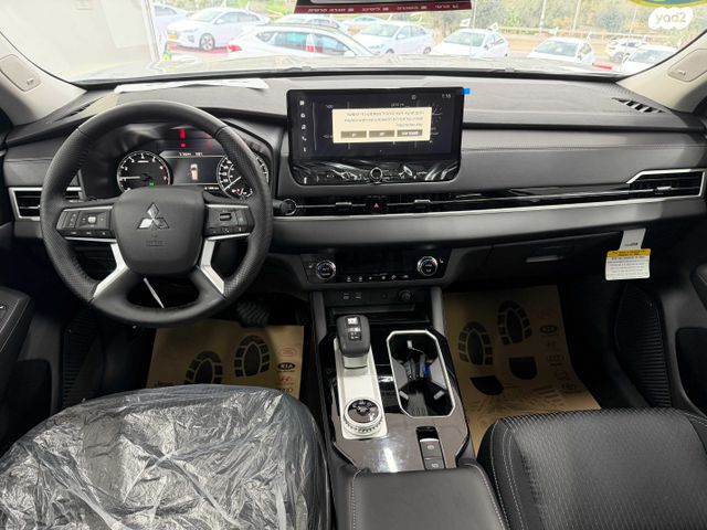 מיצובישי אאוטלנדר