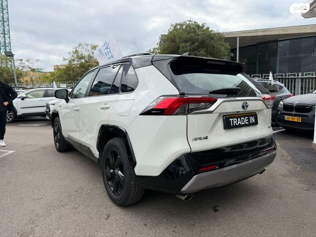טויוטה RAV4
