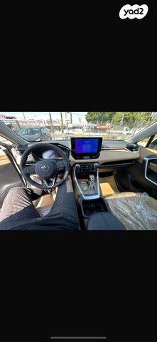 טויוטה RAV4