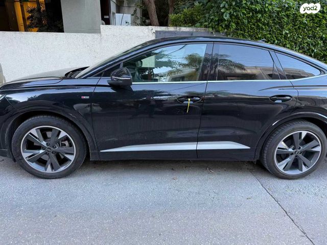 מודעת רכב אאודי Q4 e-tron
