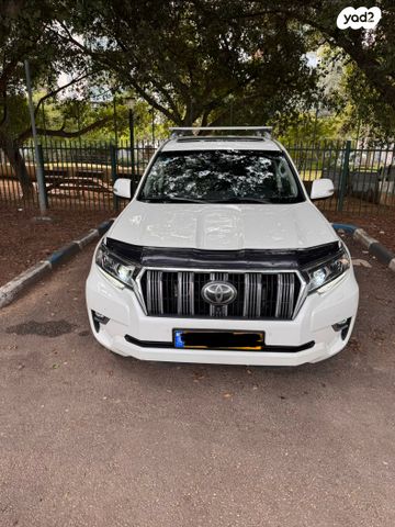 טויוטה לנד קרוזר