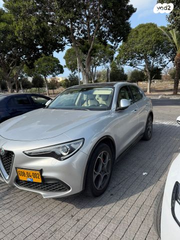 מודעת רכב אלפא רומיאו סטלביו