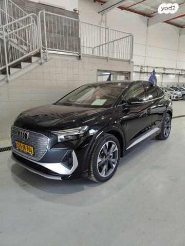 מודעת רכב אאודי Q4 e-tron