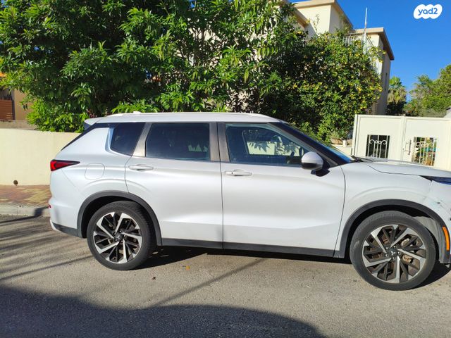 מיצובישי אאוטלנדר