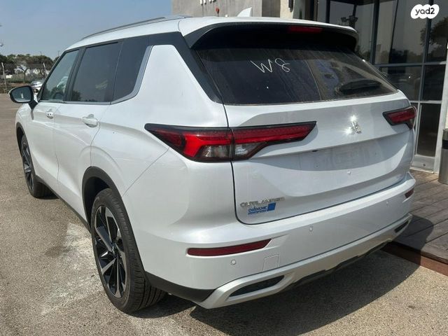 מיצובישי אאוטלנדר