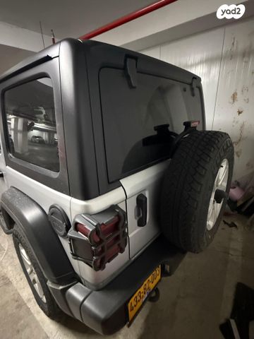 מודעת רכב ג'יפ רנגלר