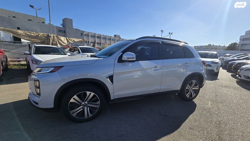 מודעת רכב מיצובישי ASX