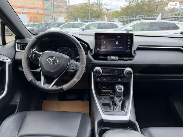 טויוטה RAV4