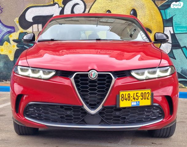 אלפא רומיאו טונלה