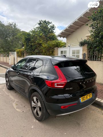 וולוו XC40