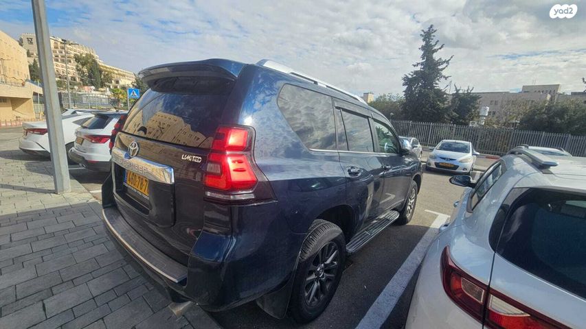 טויוטה לנד קרוזר