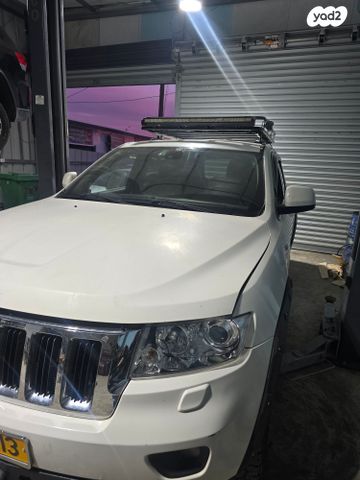 מודעת רכב ג'יפ גרנד צ'ירוקי