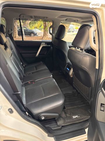 טויוטה לנד קרוזר