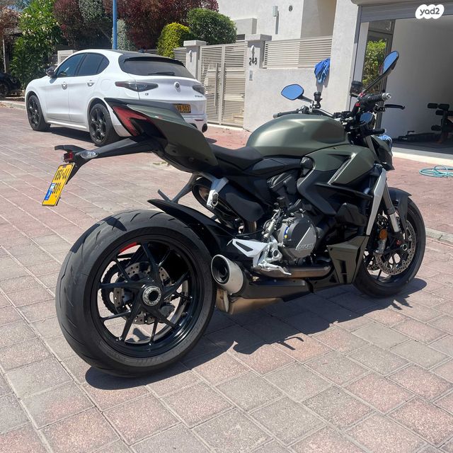 דוקאטי סטריטפייטר