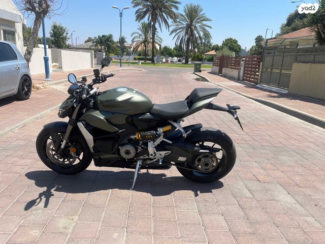 דוקאטי סטריטפייטר