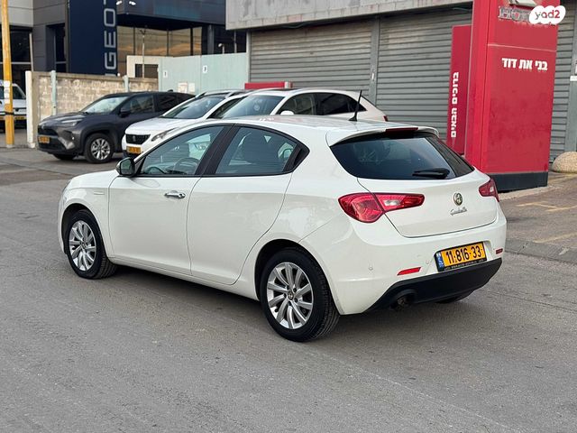 אלפא רומיאו ג'ולייטה