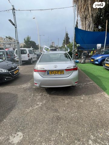 טויוטה קורולה