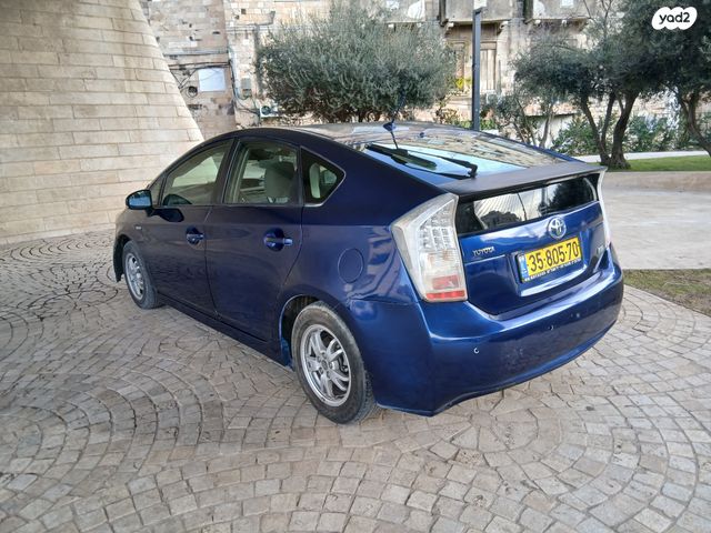 טויוטה פריוס