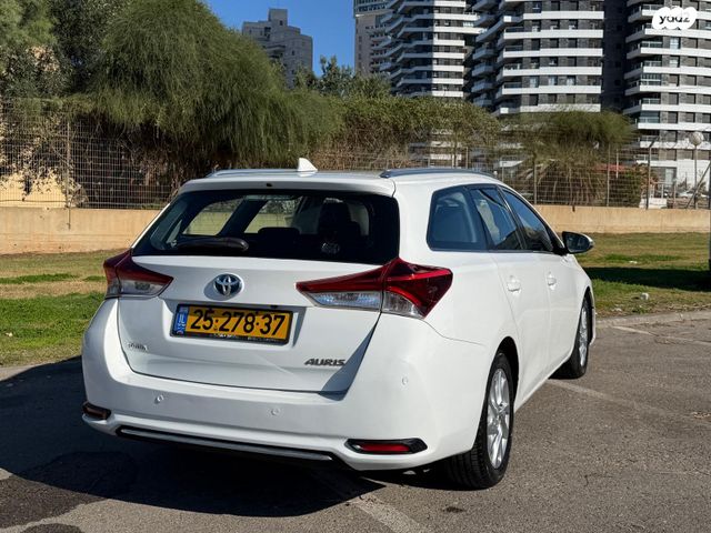 טויוטה אוריס