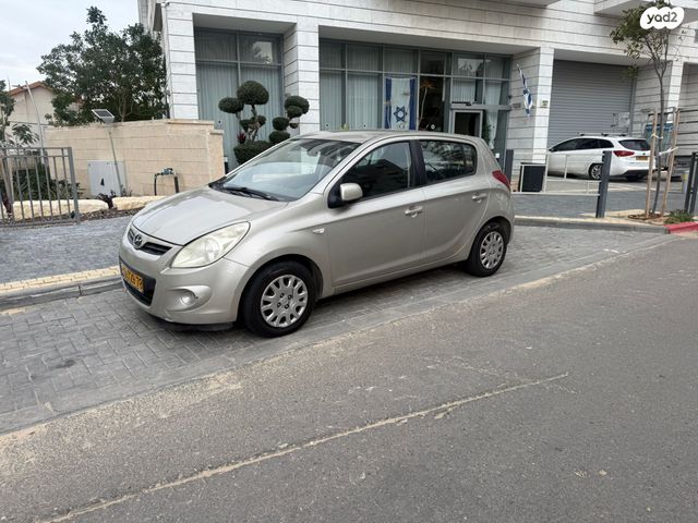 מודעת רכב יונדאי i20