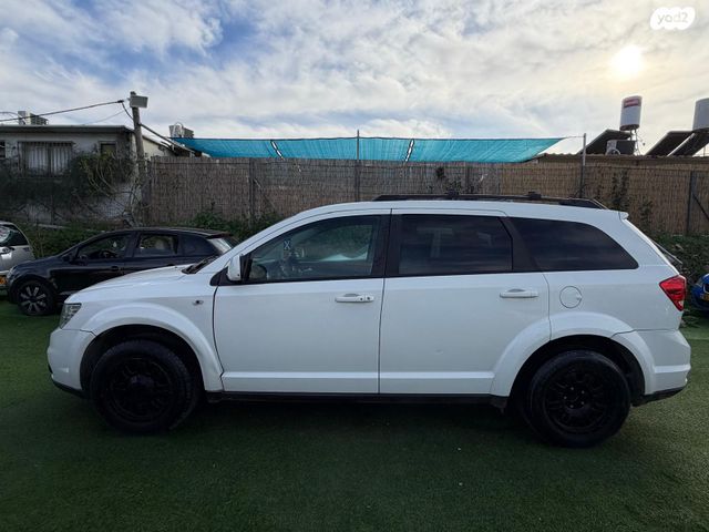 מודעת רכב דודג' ג'רני