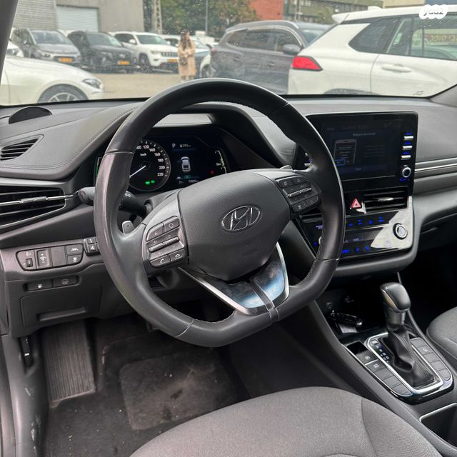 יונדאי איוניק