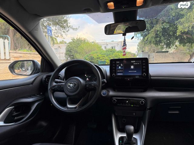 טויוטה יאריס