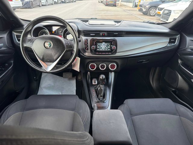 אלפא רומיאו ג'ולייטה