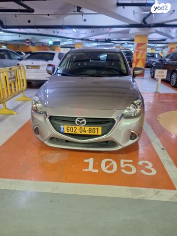 מודעת רכב מאזדה 2