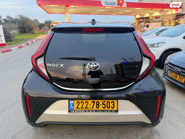 טויוטה אייגו X